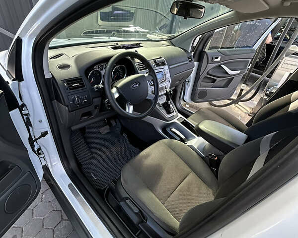 Белый Форд Куга, объемом двигателя 2.52 л и пробегом 183 тыс. км за 9700 $, фото 12 на Automoto.ua