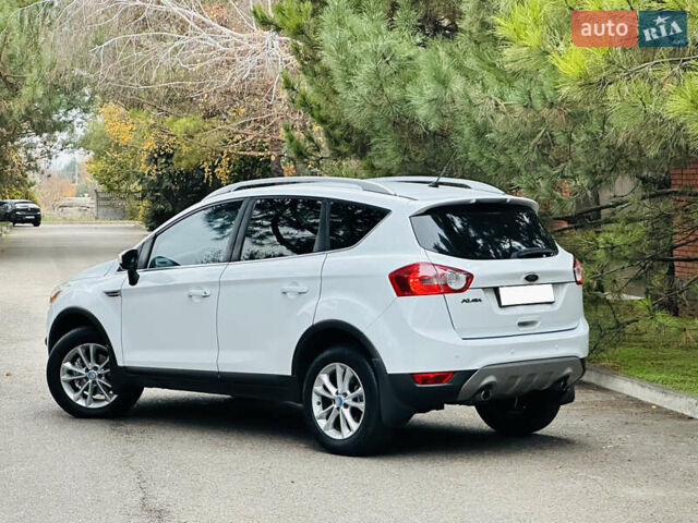 Белый Форд Куга, объемом двигателя 2 л и пробегом 117 тыс. км за 12350 $, фото 2 на Automoto.ua