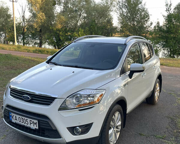 Белый Форд Куга, объемом двигателя 2 л и пробегом 194 тыс. км за 10800 $, фото 3 на Automoto.ua