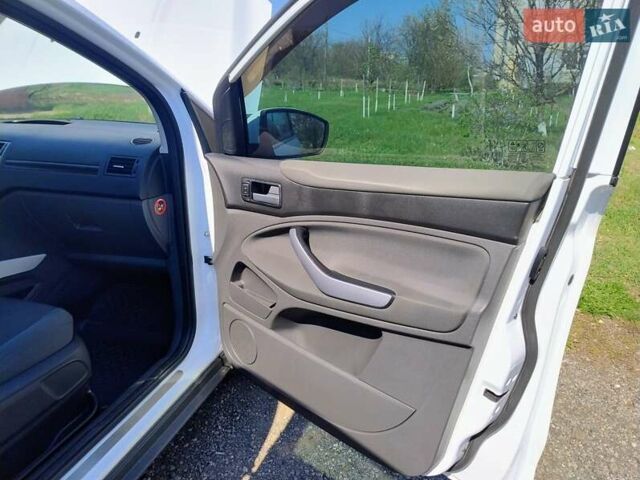 Білий Форд Куга, об'ємом двигуна 2 л та пробігом 173 тис. км за 9000 $, фото 17 на Automoto.ua