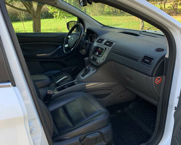 Білий Форд Куга, об'ємом двигуна 2 л та пробігом 200 тис. км за 12500 $, фото 3 на Automoto.ua