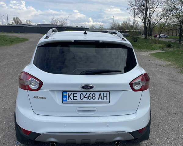 Білий Форд Куга, об'ємом двигуна 2 л та пробігом 216 тис. км за 10499 $, фото 11 на Automoto.ua