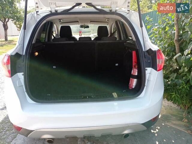 Білий Форд Куга, об'ємом двигуна 2 л та пробігом 270 тис. км за 10200 $, фото 17 на Automoto.ua