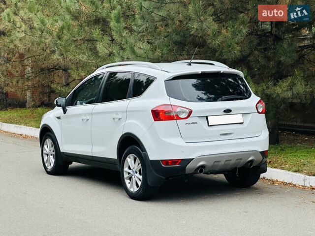 Белый Форд Куга, объемом двигателя 2 л и пробегом 117 тыс. км за 12350 $, фото 5 на Automoto.ua