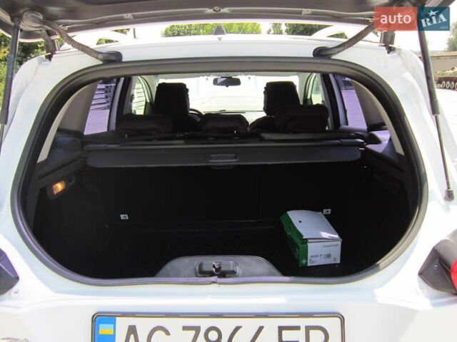 Белый Форд Куга, объемом двигателя 2 л и пробегом 194 тыс. км за 9750 $, фото 19 на Automoto.ua