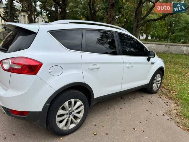 Білий Форд Куга, об'ємом двигуна 2 л та пробігом 195 тис. км за 11300 $, фото 4 на Automoto.ua