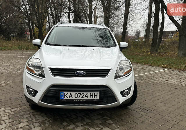 Білий Форд Куга, об'ємом двигуна 2 л та пробігом 174 тис. км за 10500 $, фото 2 на Automoto.ua