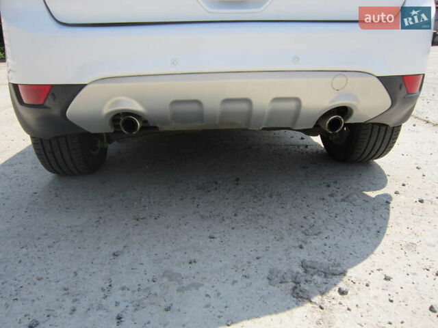 Белый Форд Куга, объемом двигателя 2 л и пробегом 194 тыс. км за 9750 $, фото 11 на Automoto.ua