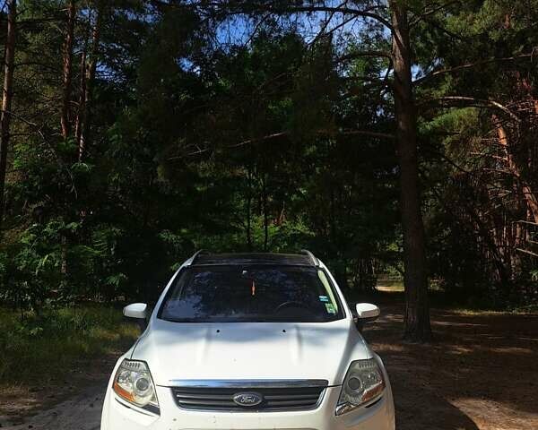 Белый Форд Куга, объемом двигателя 2 л и пробегом 210 тыс. км за 11000 $, фото 11 на Automoto.ua
