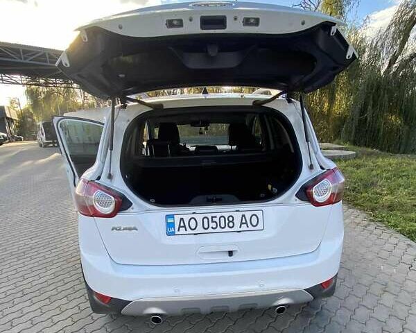 Форд Куга 2011 в Виноградове на Automoto.ua Белый Форд Куга, объемом двигателя 2.52 л и пробегом 208 тыс. км за 10200 $, фото 9 на Automoto.ua
