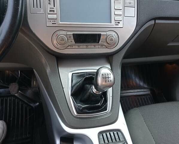 Білий Форд Куга, об'ємом двигуна 2 л та пробігом 270 тис. км за 10200 $, фото 9 на Automoto.ua