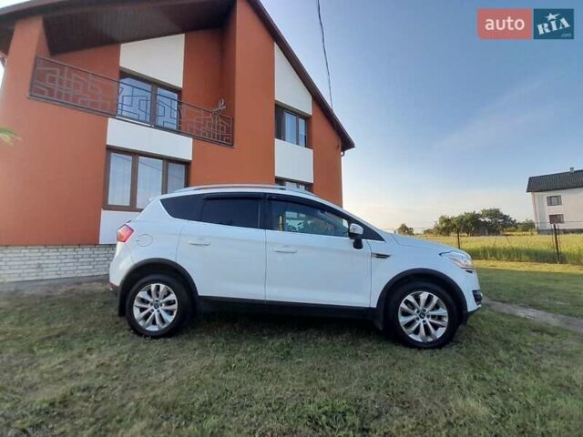 Белый Форд Куга, объемом двигателя 2 л и пробегом 165 тыс. км за 10900 $, фото 3 на Automoto.ua