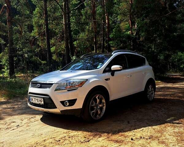 Белый Форд Куга, объемом двигателя 2 л и пробегом 210 тыс. км за 11000 $, фото 16 на Automoto.ua