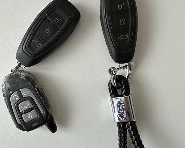 Білий Форд Куга, об'ємом двигуна 2 л та пробігом 193 тис. км за 11700 $, фото 50 на Automoto.ua