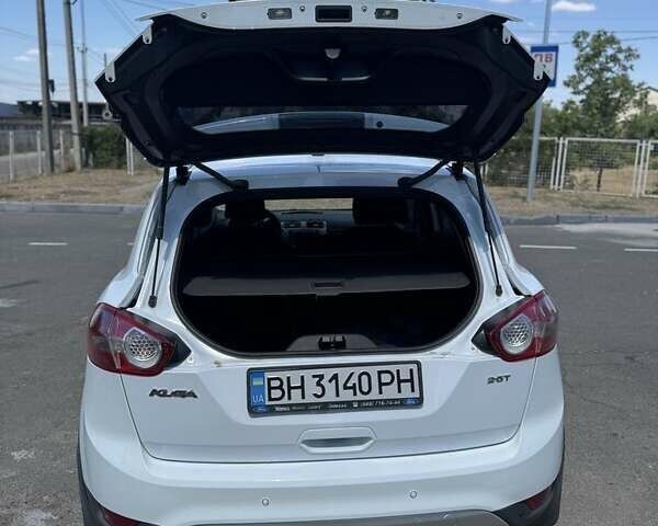 Белый Форд Куга, объемом двигателя 2.5 л и пробегом 136 тыс. км за 10500 $, фото 5 на Automoto.ua