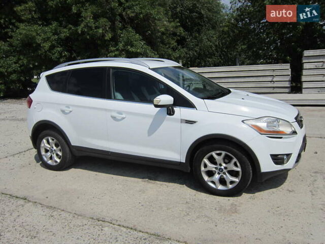 Белый Форд Куга, объемом двигателя 2 л и пробегом 194 тыс. км за 9750 $, фото 9 на Automoto.ua