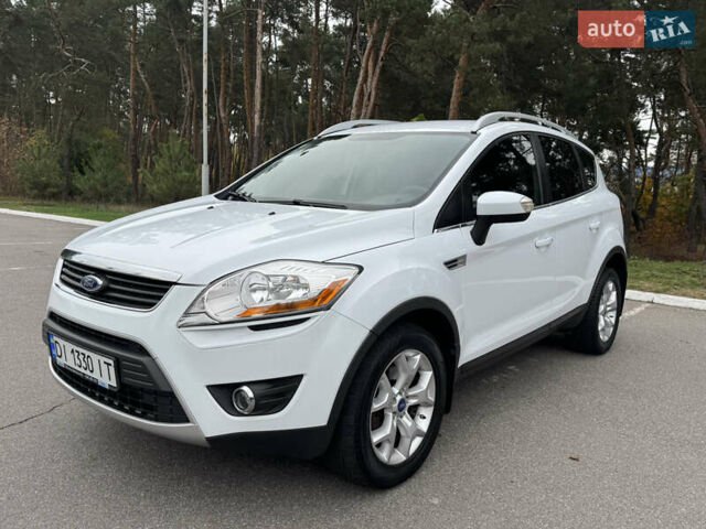 Форд Куга 2011 в Киеве на Automoto.ua Белый Форд Куга, объемом двигателя 2 л и пробегом 230 тыс. км за 9800 $, фото 3 на Automoto.ua
