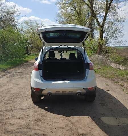 Белый Форд Куга, объемом двигателя 2 л и пробегом 211 тыс. км за 11500 $, фото 7 на Automoto.ua