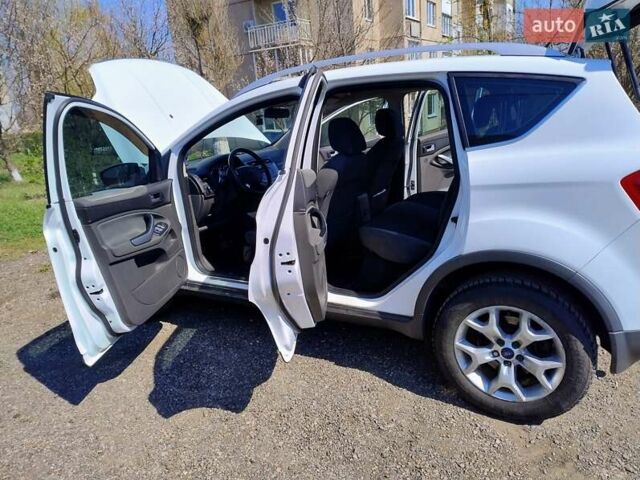 Білий Форд Куга, об'ємом двигуна 2 л та пробігом 173 тис. км за 9000 $, фото 10 на Automoto.ua