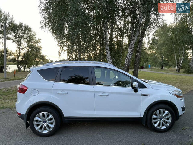 Белый Форд Куга, объемом двигателя 2 л и пробегом 194 тыс. км за 10800 $, фото 6 на Automoto.ua