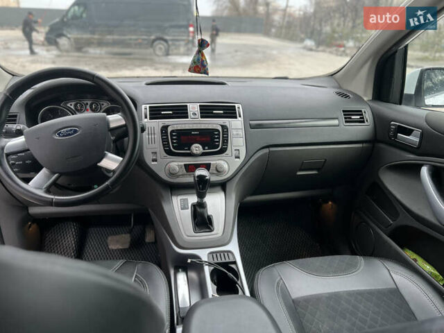 Белый Форд Куга, объемом двигателя 2 л и пробегом 145 тыс. км за 10599 $, фото 5 на Automoto.ua