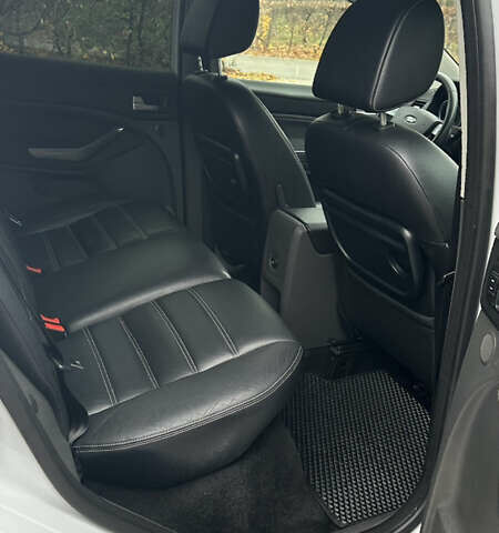 Білий Форд Куга, об'ємом двигуна 2 л та пробігом 174 тис. км за 10500 $, фото 24 на Automoto.ua