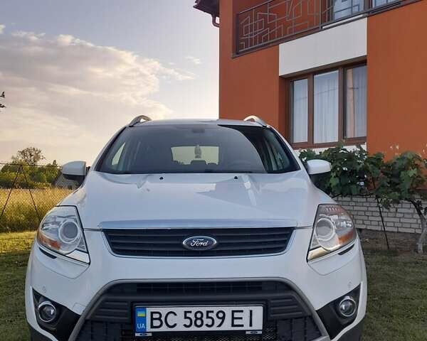 Белый Форд Куга, объемом двигателя 2 л и пробегом 165 тыс. км за 10900 $, фото 4 на Automoto.ua