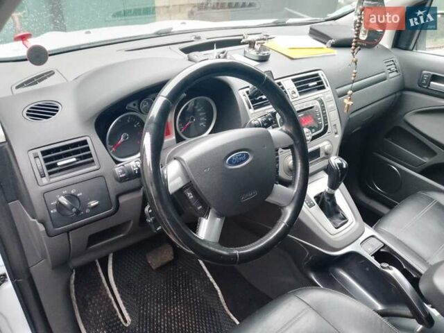 Белый Форд Куга, объемом двигателя 2.5 л и пробегом 205 тыс. км за 10499 $, фото 6 на Automoto.ua