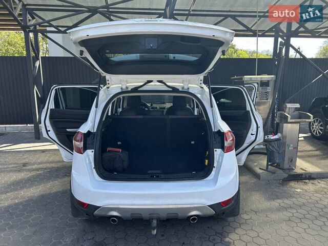 Белый Форд Куга, объемом двигателя 2.52 л и пробегом 183 тыс. км за 9700 $, фото 8 на Automoto.ua