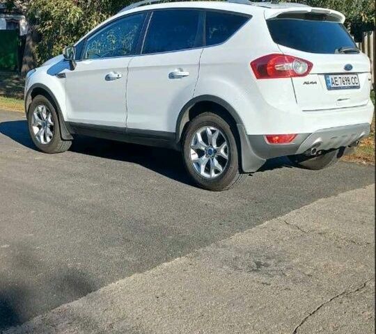 Білий Форд Куга, об'ємом двигуна 2 л та пробігом 112 тис. км за 11500 $, фото 2 на Automoto.ua