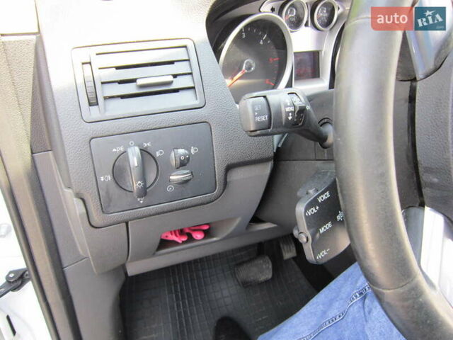 Белый Форд Куга, объемом двигателя 2 л и пробегом 194 тыс. км за 9750 $, фото 34 на Automoto.ua