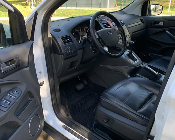 Білий Форд Куга, об'ємом двигуна 2 л та пробігом 200 тис. км за 12500 $, фото 2 на Automoto.ua