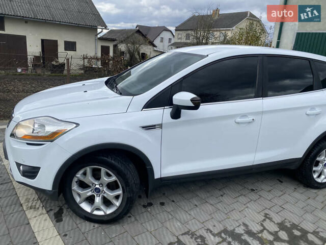 Форд Куга 2011 в Стрые на Automoto.ua Белый Форд Куга, объемом двигателя 2 л и пробегом 282 тыс. км за 11300 $, фото 2 на Automoto.ua