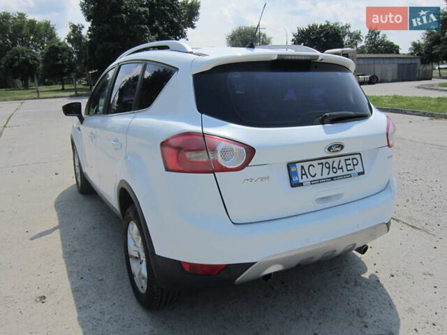 Белый Форд Куга, объемом двигателя 2 л и пробегом 194 тыс. км за 9750 $, фото 5 на Automoto.ua