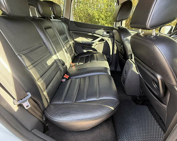 Белый Форд Куга, объемом двигателя 2.52 л и пробегом 187 тыс. км за 12000 $, фото 27 на Automoto.ua