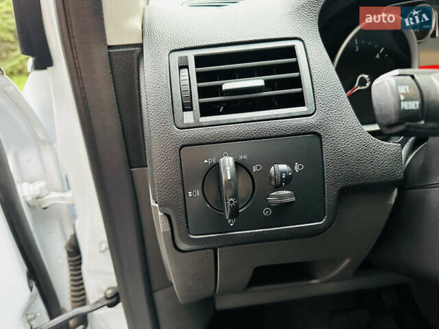 Белый Форд Куга, объемом двигателя 2 л и пробегом 117 тыс. км за 12350 $, фото 12 на Automoto.ua