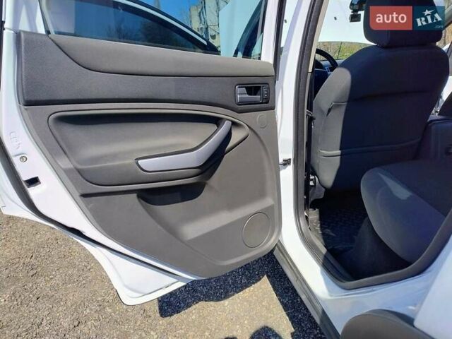 Білий Форд Куга, об'ємом двигуна 2 л та пробігом 173 тис. км за 9000 $, фото 11 на Automoto.ua