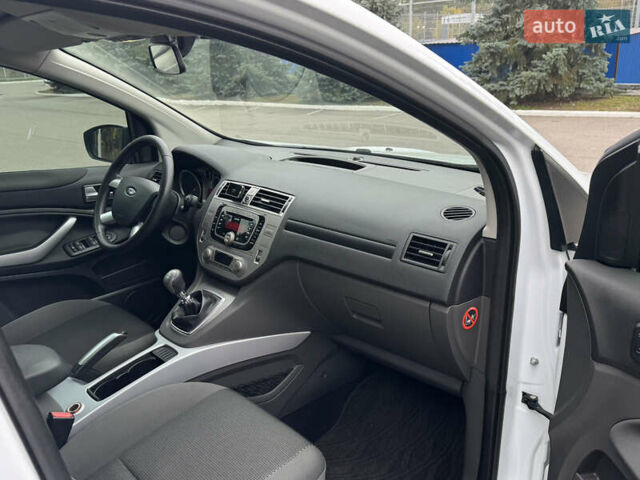 Форд Куга 2011 в Киеве на Automoto.ua Белый Форд Куга, объемом двигателя 2 л и пробегом 230 тыс. км за 9800 $, фото 32 на Automoto.ua