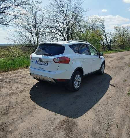 Белый Форд Куга, объемом двигателя 2 л и пробегом 211 тыс. км за 11500 $, фото 4 на Automoto.ua