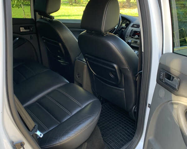 Білий Форд Куга, об'ємом двигуна 2 л та пробігом 200 тис. км за 12500 $, фото 17 на Automoto.ua