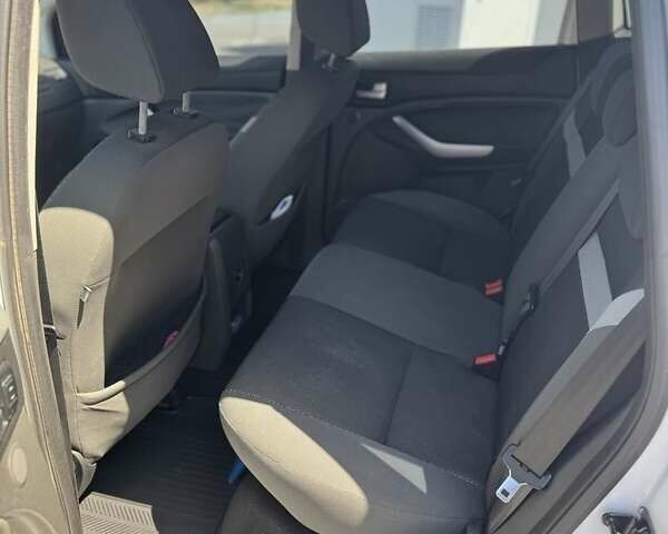 Белый Форд Куга, объемом двигателя 2.5 л и пробегом 136 тыс. км за 10500 $, фото 14 на Automoto.ua