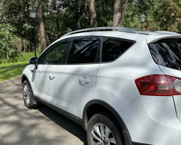 Форд Куга 2011 в Чернигове на Automoto.ua Белый Форд Куга, объемом двигателя 2 л и пробегом 189 тыс. км за 12000 $, фото 8 на Automoto.ua
