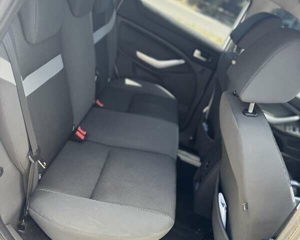 Белый Форд Куга, объемом двигателя 2.5 л и пробегом 136 тыс. км за 10500 $, фото 8 на Automoto.ua