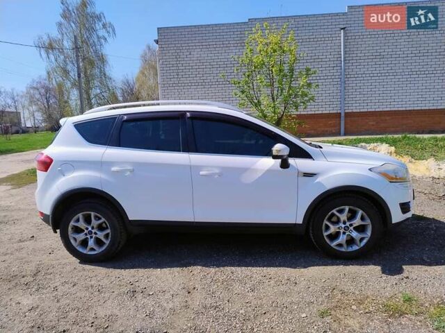 Білий Форд Куга, об'ємом двигуна 2 л та пробігом 173 тис. км за 9000 $, фото 4 на Automoto.ua