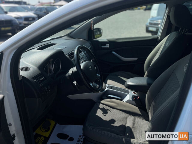 Білий Форд Куга, об'ємом двигуна 2 л та пробігом 198 тис. км за 12800 $, фото 9 на Automoto.ua