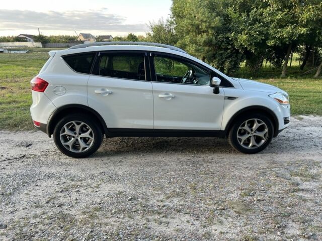 Белый Форд Куга, объемом двигателя 2 л и пробегом 160 тыс. км за 9750 $, фото 5 на Automoto.ua