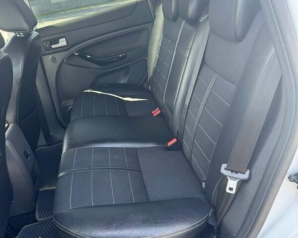 Белый Форд Куга, объемом двигателя 2 л и пробегом 280 тыс. км за 11150 $, фото 9 на Automoto.ua