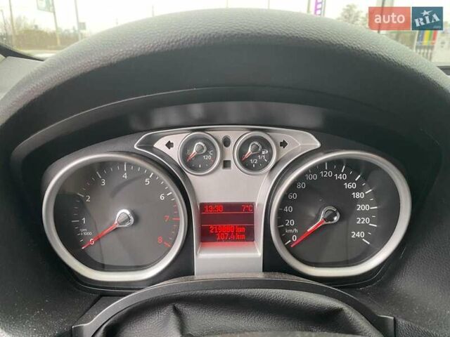Белый Форд Куга, объемом двигателя 2.5 л и пробегом 220 тыс. км за 10500 $, фото 46 на Automoto.ua