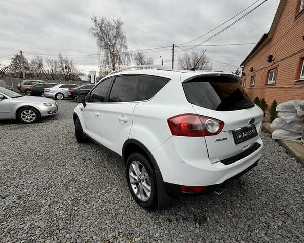 Белый Форд Куга, объемом двигателя 2.52 л и пробегом 225 тыс. км за 11300 $, фото 6 на Automoto.ua