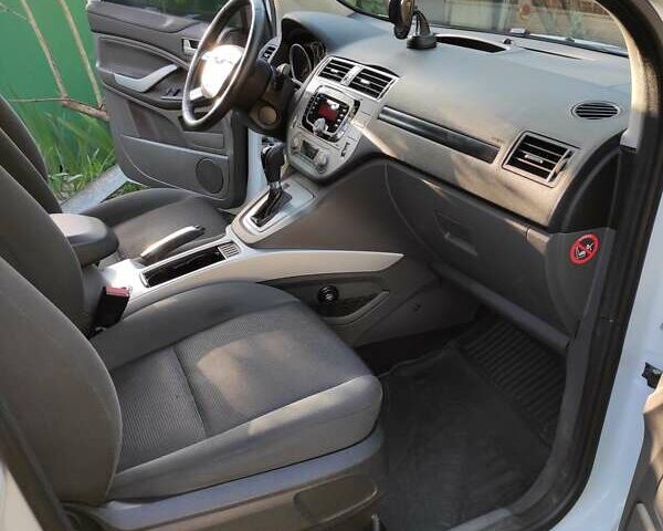 Белый Форд Куга, объемом двигателя 2 л и пробегом 133 тыс. км за 10200 $, фото 11 на Automoto.ua